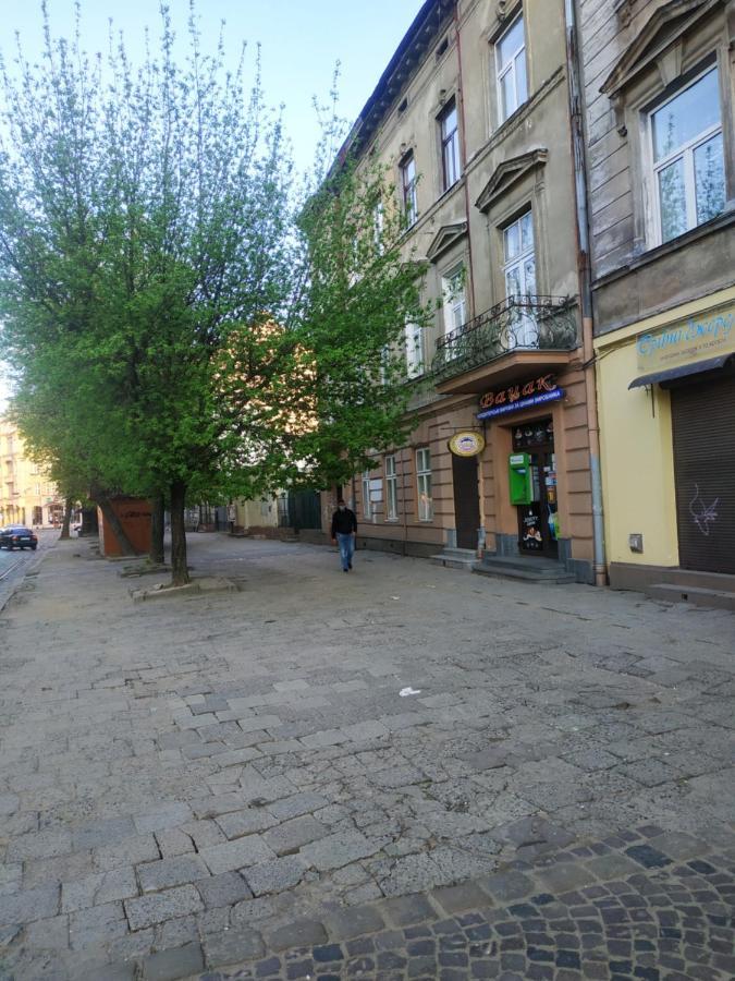 Квартира Біля Жд Lviv Dış mekan fotoğraf