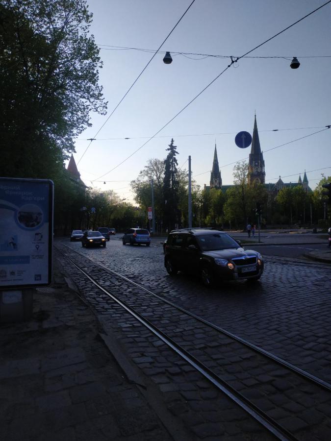 Квартира Біля Жд Lviv Dış mekan fotoğraf