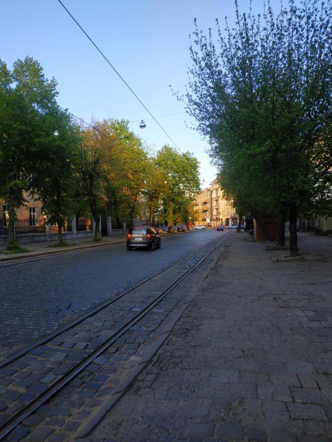 Квартира Біля Жд Lviv Dış mekan fotoğraf